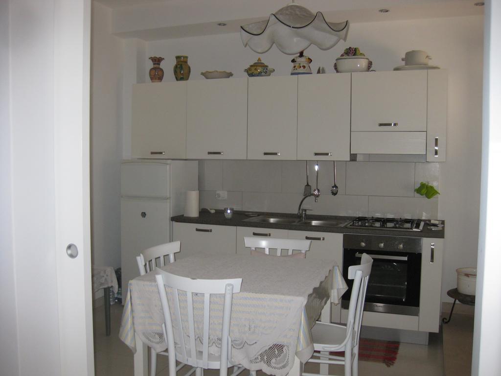 מרינה די רגוזה Casa Vacanze Le Rose חדר תמונה